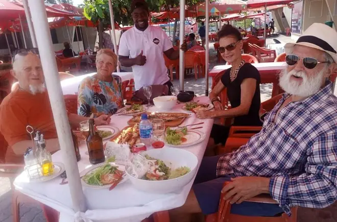 Tour gastronomico e culturale di Maputo: Pranzo locale e arte