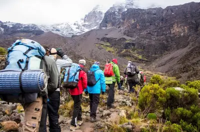 Marangu Kilimanjaro: Mandara Hütte und Marangu Wasserfälle erkunden