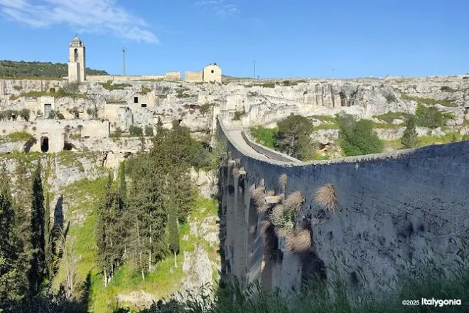 Gravina in Puglia passeio a pé: Viaduto e catedral