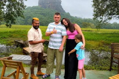 Sigiriya e Dambulla em um dia: Veículo privado com motorista-guia