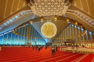 Islamabad Tour: Faisal Mosque, Pakistan Monument & Saidpur
