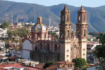 Experience taxco’s winding streets, silver workshops & santa prisca church on a full-day tour with breakfast, lunch & hotel pickup. book now for a local-led adventure.