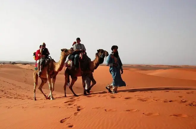 3 giorni nel deserto di Merzouga da Fes con cammello e campo berbero