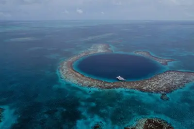 Great Blue Hole dive: 3 tanks, Lighthouse Reef Atoll