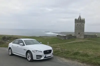 Traslado privado de Galway a Cork: Sedan con servicio Meet & Greet