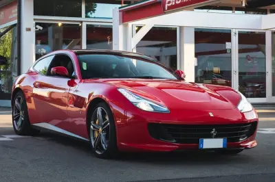 Essai au volant Ferrari GTC4Lusso à Maranello