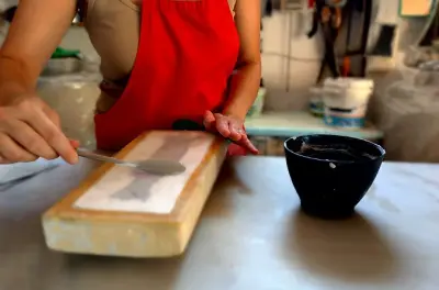 Atelier sculpture en plâtre à Samos : Créez en 90 minutes