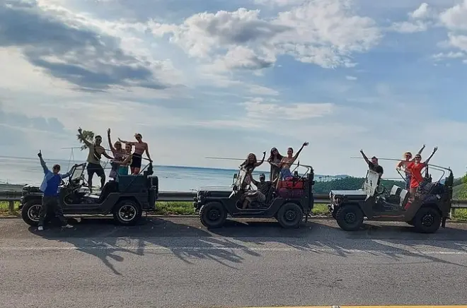 Jeep privado de Hue a Hoi An: Passagem Hai Van e praia Lang Co
