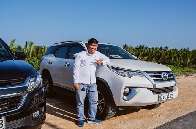 Private transfer Hue to Hoi An via Hai Van Pass with stops
