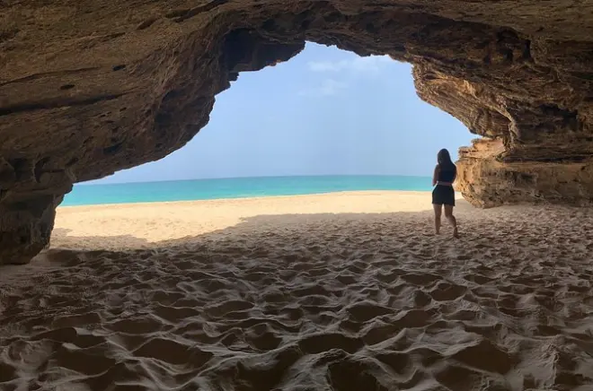 Praia de Santa Monica tour 4x4: Dunas, cavernas e vila