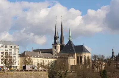 Luxemburg Flughafen: Privater Transfer mit 90 Min. Wartezeit