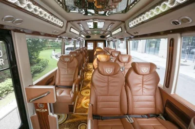 Viaggia da hanoi a ha giang in minivan limousine con pick-up e drop-off in hotel inclusi. comfort climatizzato, acqua in bottiglia e autista locale.