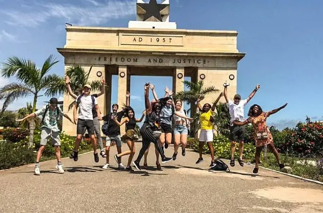 Tour por Accra: Castillo Osu, mercados y plaza de la independencia
