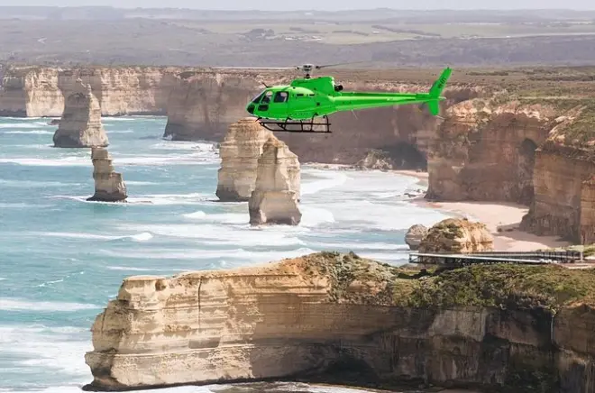 12 Apostles helicopter tour from Melbourne: Private landing