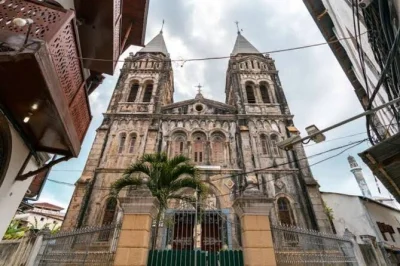 Explore zanzibar’s stone town on a private 2-hour guided tour. visit old fort, darajani market, freddie mercury’s house & more. book your city walk now.