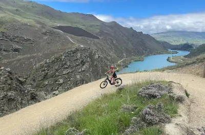 E-Bike-Tour am Lake Dunstan von Cromwell nach Clyde mit Shuttle