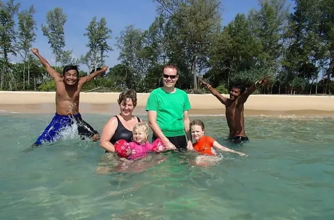 Khao Lak Shoreline Cruise: Turtle Center and Secluded Beach