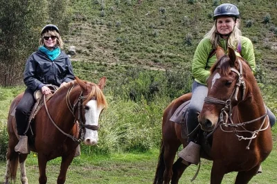 Descubre templos incas ocultos y pueblos andinos cerca de cusco a caballo con guía local. incluye traslado, almuerzo y todo el equipo. reserva ya.