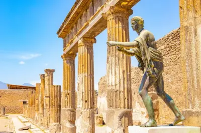 Traslado privado de Amalfi a Sorrento com parada em Pompeia