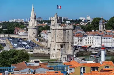La Rochelle Private City Walk: 2 Hours with Local Guide