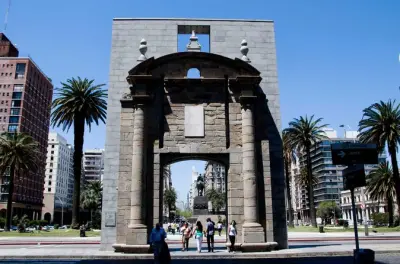Paseo privado por la Ciudad Vieja de Montevideo con traslado incluido