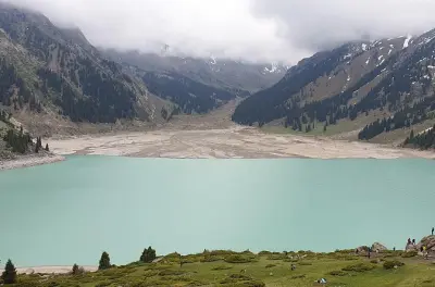 Lago Big Almaty e tour privado pela cidade saindo de Almaty