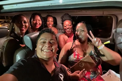 Transfer privado do aeroporto de cancún até o centro de tulum com ar-condicionado e recepção no local. comece sua viagem tranquilo, sem estresse. reserve já.