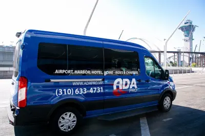 Traslado privado de LAX a Anaheim Resort con seguimiento de vuelo