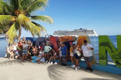 Plan your roatan day trip with a local guide, choose beaches, sloths, chocolate, or snorkeling. includes pickup, air-conditioned vehicle & flexible stops.