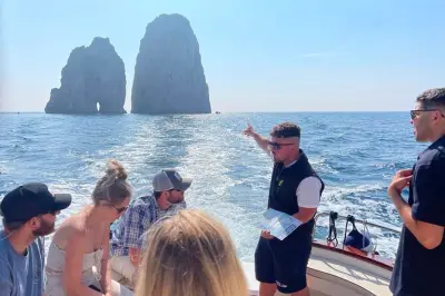 Passeio de barco para Capri saindo de Massa Lubrense: Nade nos Faraglioni