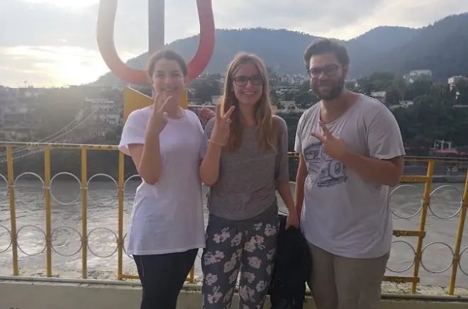 Nachtspaziergang Rishikesh: Lokale Treffpunkte & Flussblick