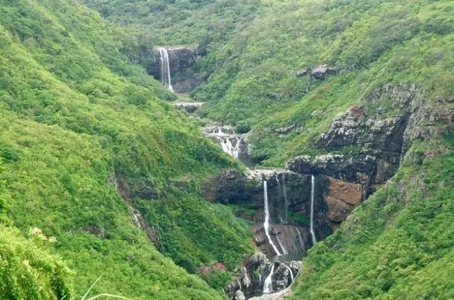 Geführte Wanderung zu Tamarind Falls mit Bademöglichkeiten