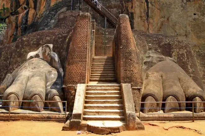 Sigiriya e Dambulla: Tour privado com guia e transporte