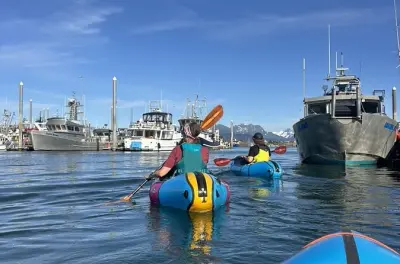 Homer harbor en packraft : Balade avec loutres de mer et aigles