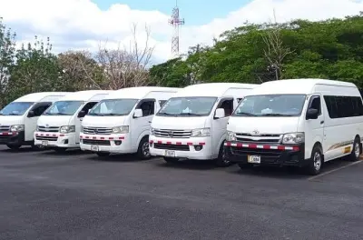 Transfert privé de l’aéroport de San José à Tamarindo avec accueil personnalisé