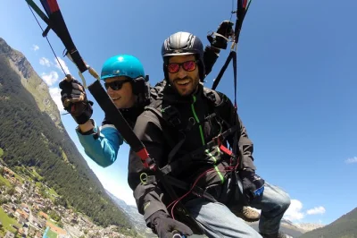 Book a tandem paragliding flight in klosters from gotschna. soar above swiss alps, guided by local pilots. includes gear & expert guidance. reserve now!
