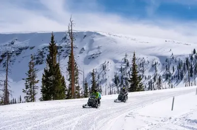 Snowmobile Tour Park City: Mirror Lake & Mountain Peaks