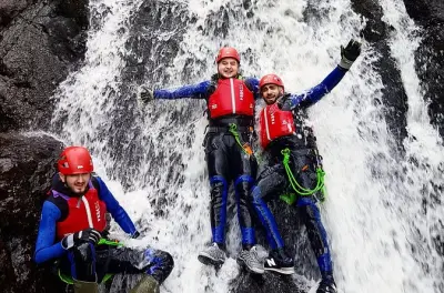 Snowdonia Schluchtklettern: Wasserfallbecken & Herausforderungen