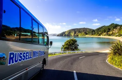 Russell Historic Town Tour: 1-Hour Coach with Local Guide