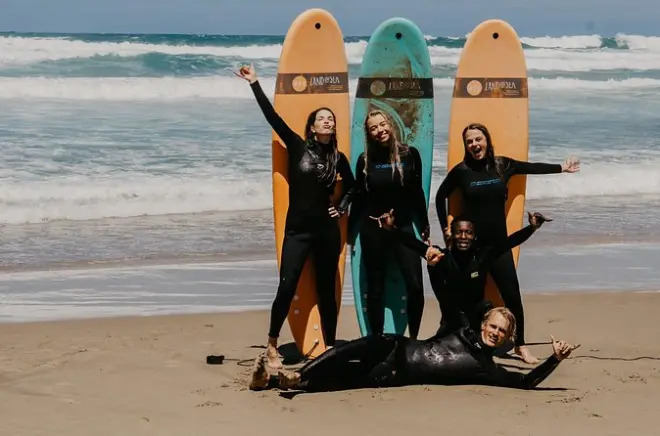 Surfing lessons in Wilderness, George: Learn to ride waves