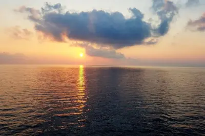 Coucher de soleil à Gand : 2 h sur un yacht motorisé de luxe