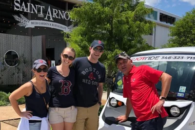 Découvrez les brasseries et distilleries de houston en voiturette électrique avec un guide local. arrêts aux fresques murales et au market square park inclus.