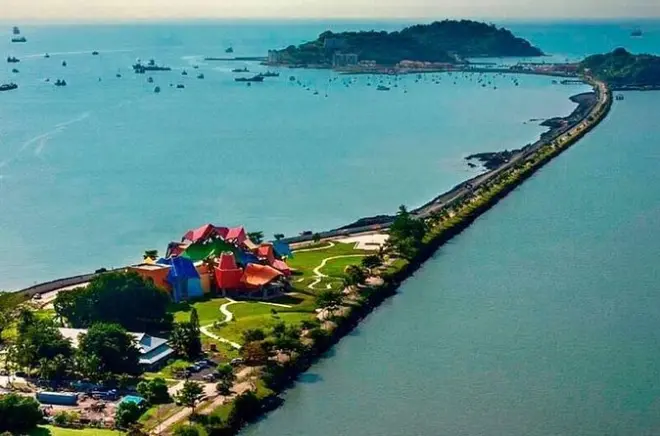 Canal de Panamá y ciudad: Esclusas de Miraflores, Casco Viejo