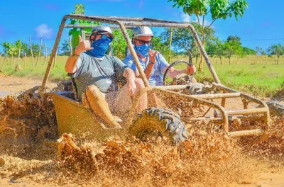 Découvrez punta cana en atv et buggy, nagez dans une grotte d’eau cristalline, dégustez café et mamajuana, puis détendez-vous sur la plage de macao. transfert inclus.