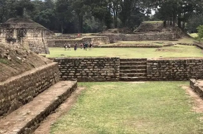 Iximché Maya ruins & Tecpán market from Antigua: 6-hour tour