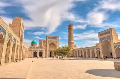 Bukhara de Samarkand com trem rápido e guia incluídos