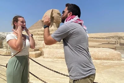 Entdecke die giza pyramiden, das Ägyptische museum und den khan el-khalili basar in kairo mit lokalem guide. inklusive hoteltransfer, eintritt und traditionellem mittagessen.