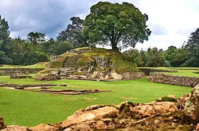 Iximché Mayan Ruins Tour: Restored Pyramids & Ball Courts
