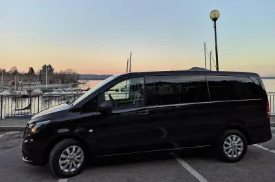 Privater Transfer von Stresa oder Baveno nach Mailand im Minivan