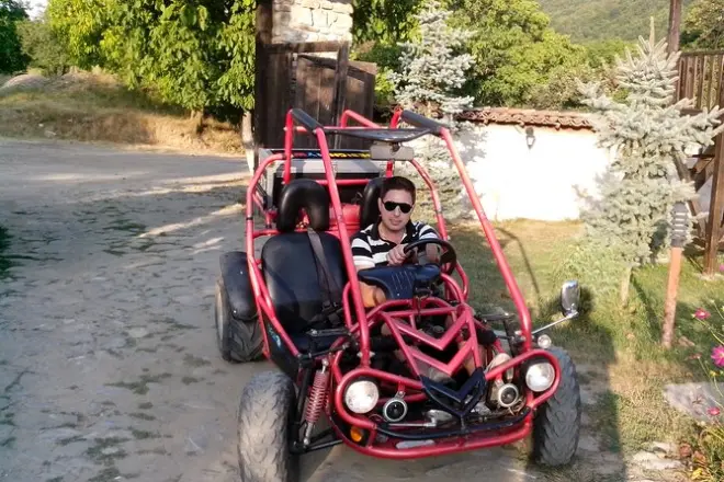 Conduite de buggy 4x4 à Pamporovo dans les Rhodopes